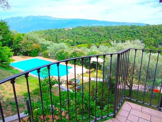 Loggia mit Poolblick.jpeg