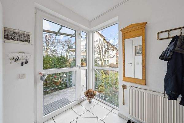 Eingangsbereich mit Gäste-WC & Garderobe