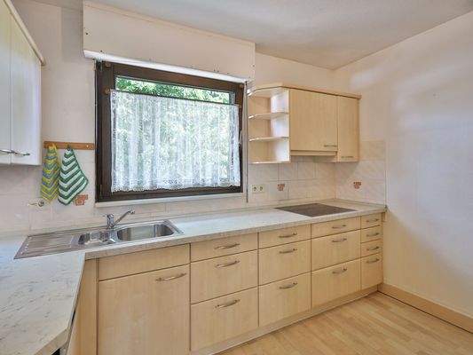 Helle Küche im Erdgeschoss