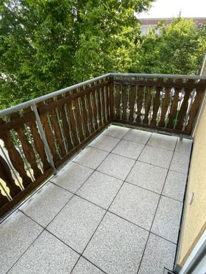kleiner Balkon vom Kinderzimmer
