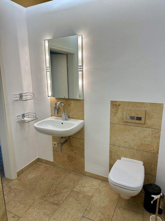 2 Zimmer-Wohnung inkl. Einbauküche mit 64qm, nähe Marienhospital - Photo 4