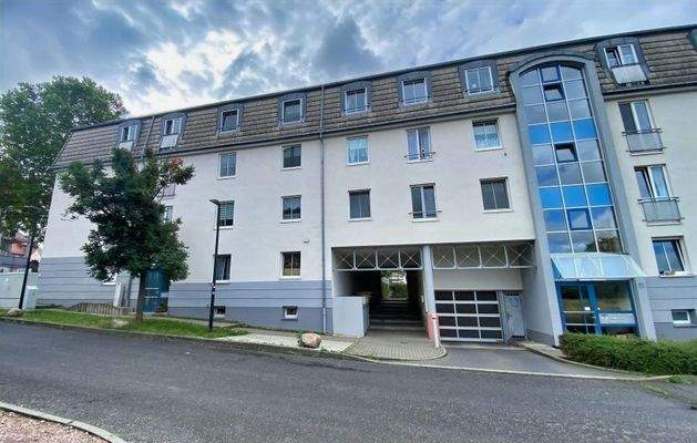 Eingangsbereich, Tiefgarage und Zugang Innenhof