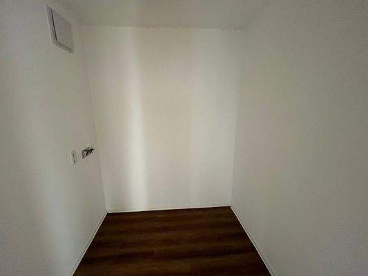 Abstellraum mit WM-Anschluss