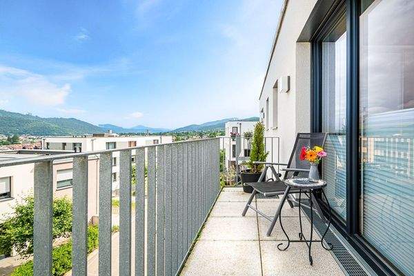 Balkon mit Blick über Waldkirch (DG)