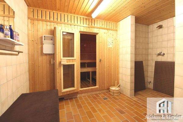 Sauna- & Duschbereich