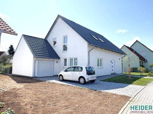 1745 Ansicht Ost mit Garage