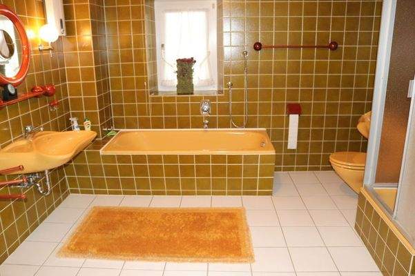 Vintage -Bad mit Colaniobjekten