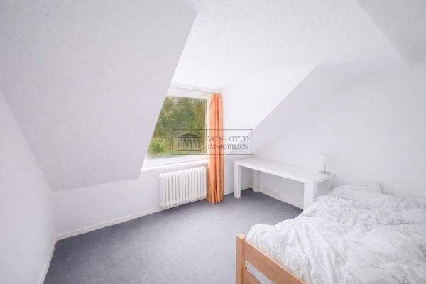 Schlafzimmer mit Blick ins Grüne