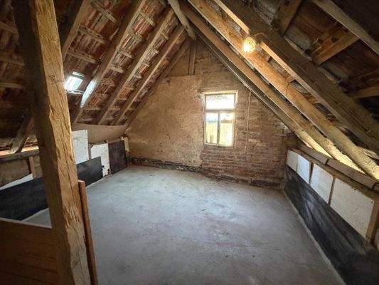 Boden über ehemaligem Schweinestall