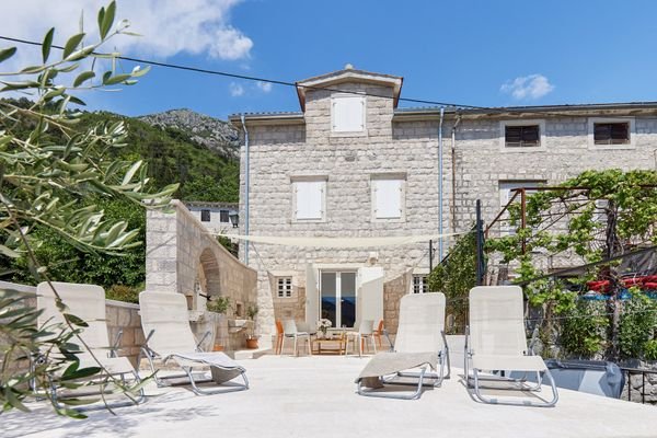 1 - Kotor, Perast – renovated stone house with spa