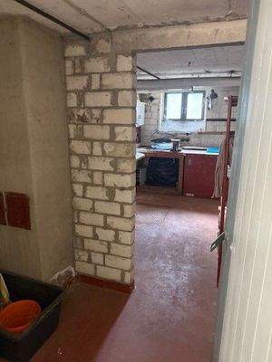 Kellerraum mit Fenster