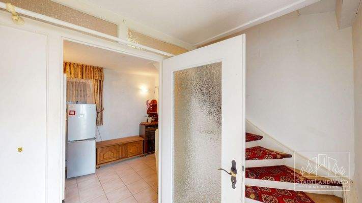 EG-Haus-Nr. 4 - Flur/Treppe