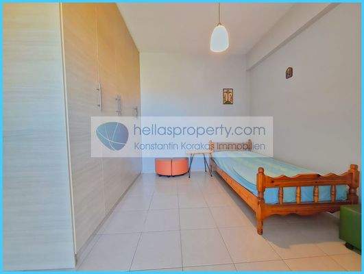 2090e1d8499b4f9e905ea6bf416efe47-original