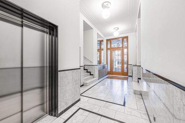 Entrée Mehrfamilienhauses