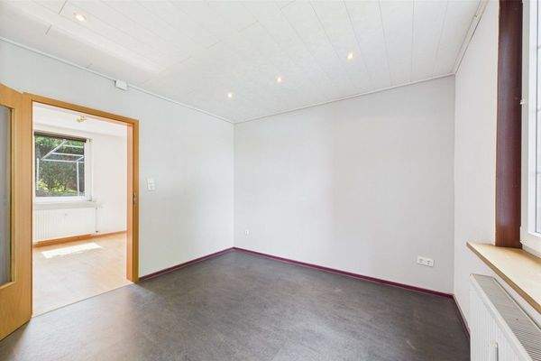 CAM03586G0-PR0048-STILL013