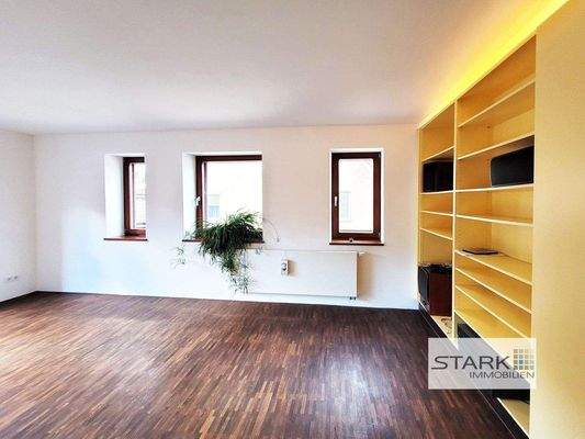 OG Wohnzimmer Fensterseite.jpg