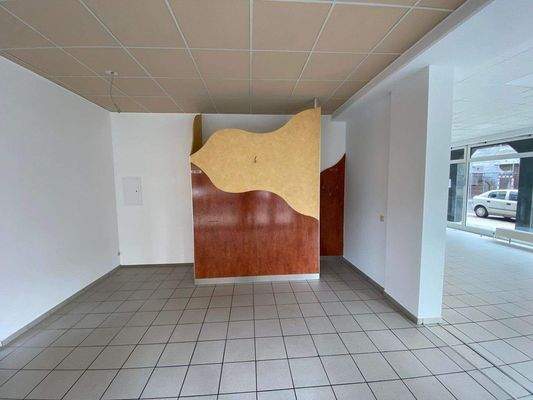 Eingang zu den Toiletten.jpg