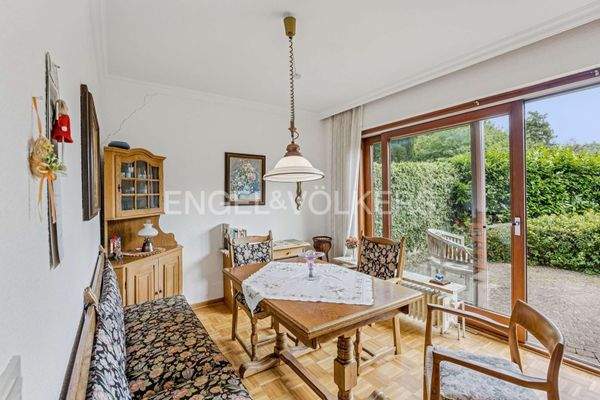 Lichtdurchfluteter Essbereich EG