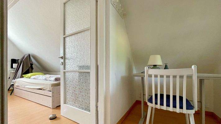 Von Treppe ins Schlafzimmer