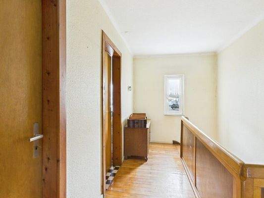 CAM04303G0-PR0097-STILL012