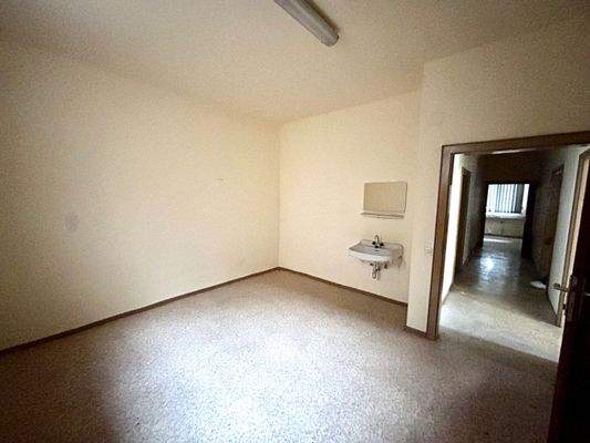 Geschäftsraumlichkeiten EG