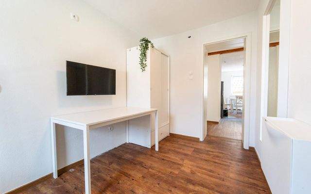 Zimmer 3 WG möbliert mieten Weilimschönbuch Böblingen Tübingen 4.jpeg