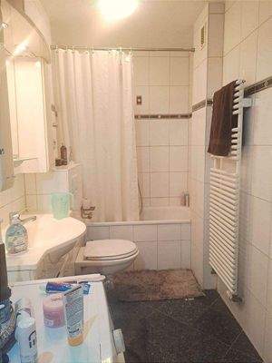 Bad mit Wanne, Warmes Bad !