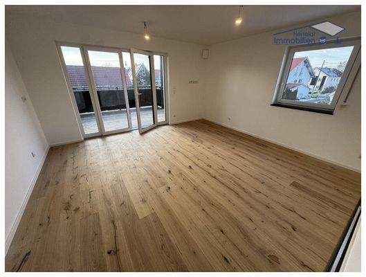 Heller Wohn-Ess-Bereich OG-ETW