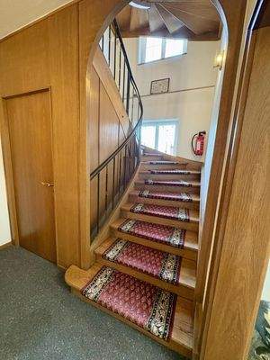 Treppe ins 1. OG