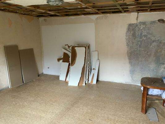 Obergeschoss - Sanierung begonnen 