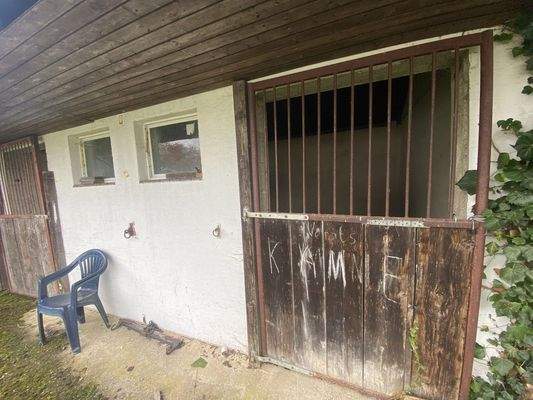 Pferdestall mit 2 Boxen