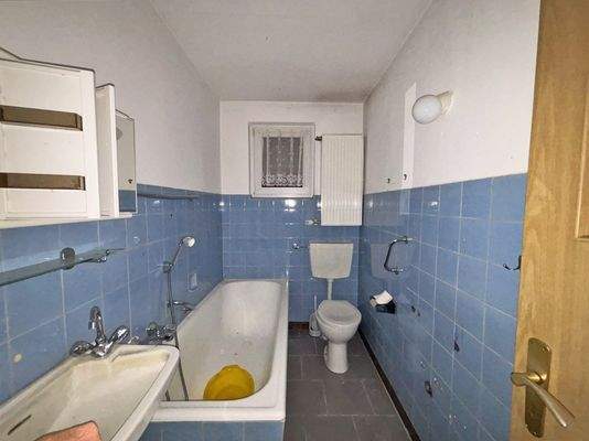 Badezimmer im Erdgeschoss