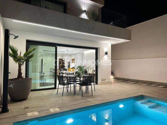 Spacious Semi Detached Homes with a Solarium in San Pedro