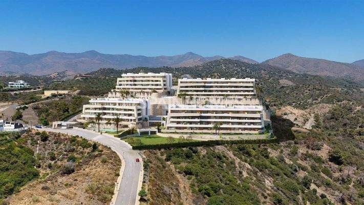 Sea View Apartments with Large Terraces in Estepona