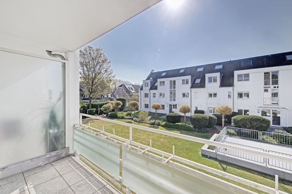 Loggia mit Gartenausblick
