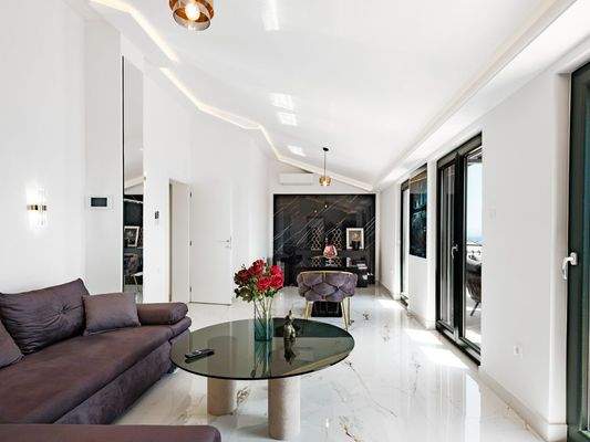 Luxuriöse Komplettmöblierung