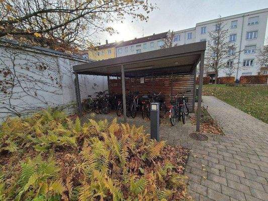 überdachter Fahrradstellplatz