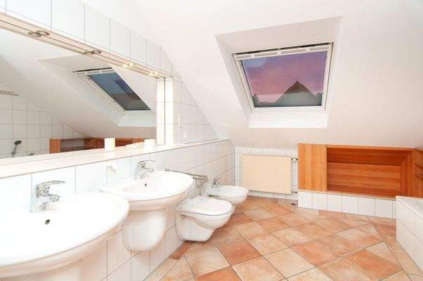 Badezimmer Wohnung 1.OG - Wohnung 2