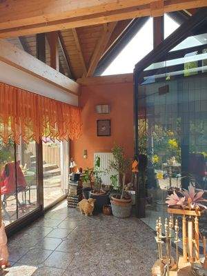 Zugang Terrasse und Innenpool.jpg