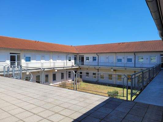 Blick auf Lichthof und 2. OG