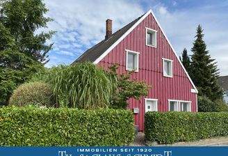 Wohnhaus mit Holzverkleidung