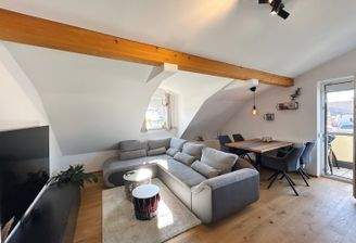 Wohn- Essbereich mit Balkonzugang