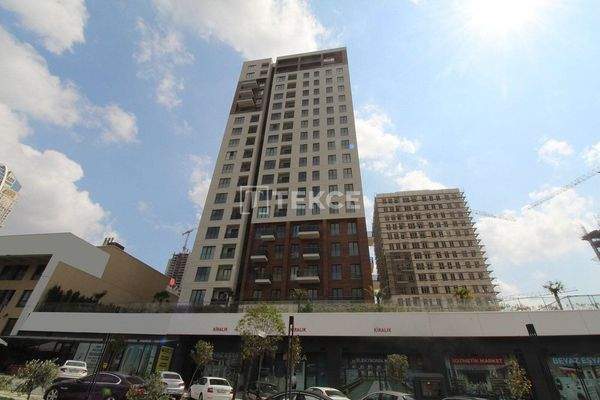 Flats Near the Metrobus Station in İstanbul Esenyurt