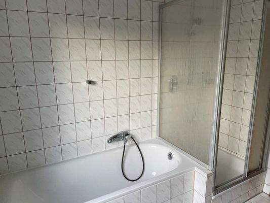 Bsp. Wanne und Dusche