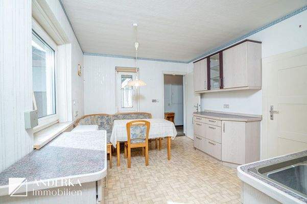 Küche inkl. Essbereich