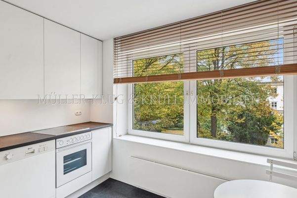 backbone_577089-B_049_HD