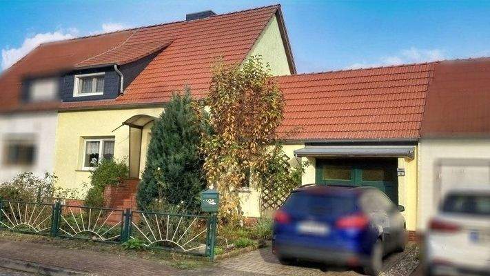 Vorderansicht von rechts