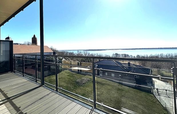 Blick vom Balkon auf den Goitzsche-See