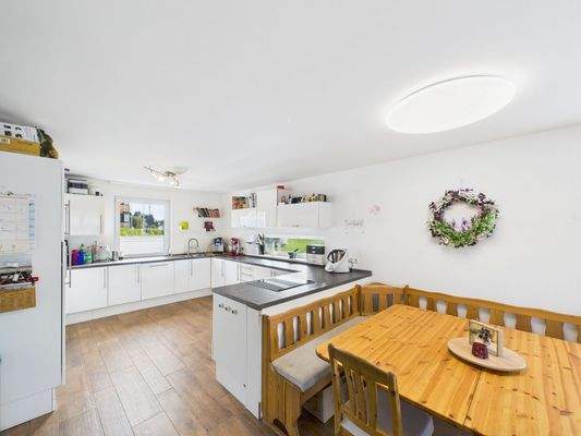 Küche mit Essbereich