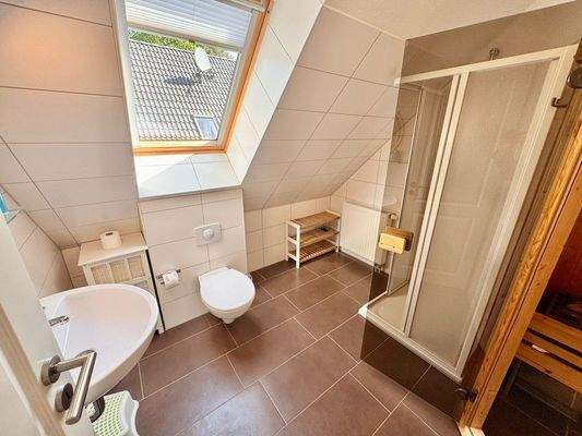 Duschbad mit Sauna Dachgeschoss